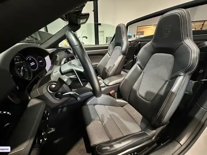 Porsche Carrera 4 GTS Cabriolet 2020, foto 17