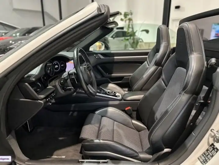 Porsche Carrera 4 GTS Cabriolet 2020, foto 18