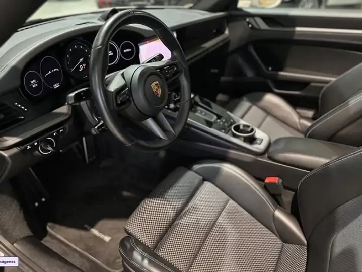 Porsche Carrera 4 GTS Cabriolet 2020, foto 19