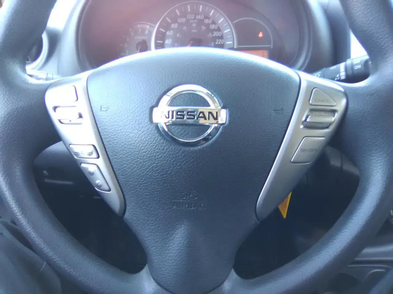 Nissan Micra снимка Nissan Micra