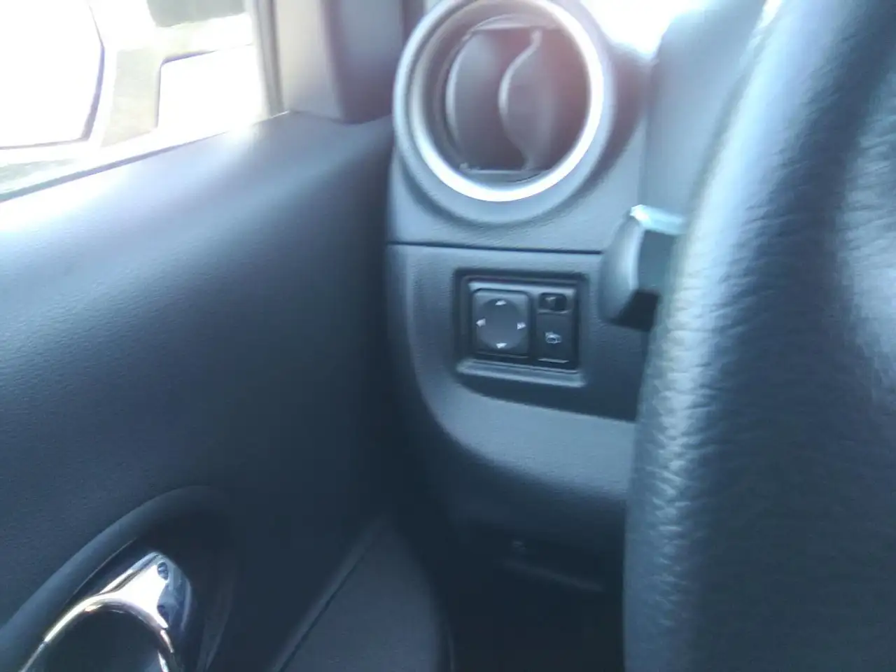 Nissan Micra снимка Nissan Micra