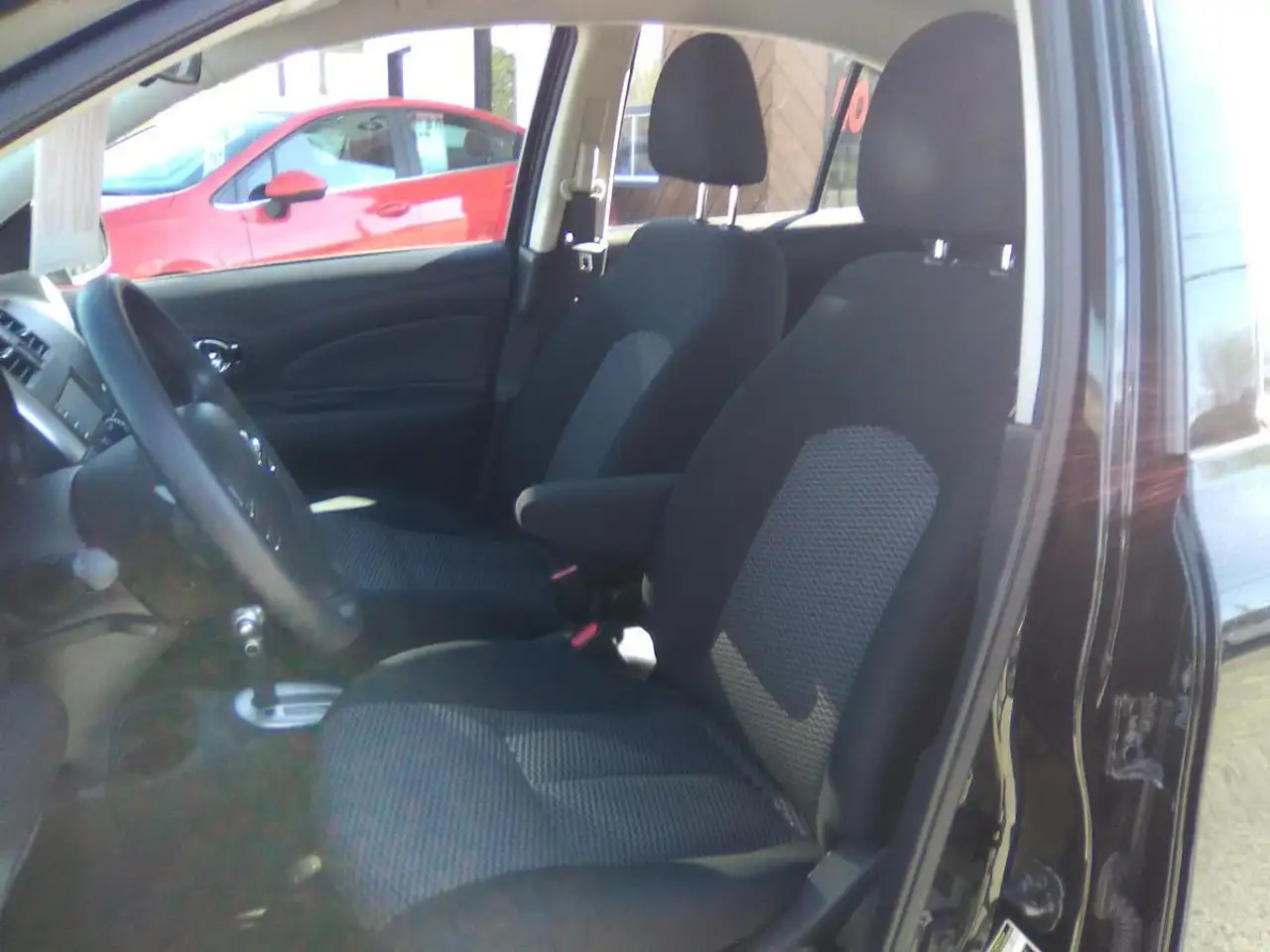 Nissan Micra снимка Nissan Micra