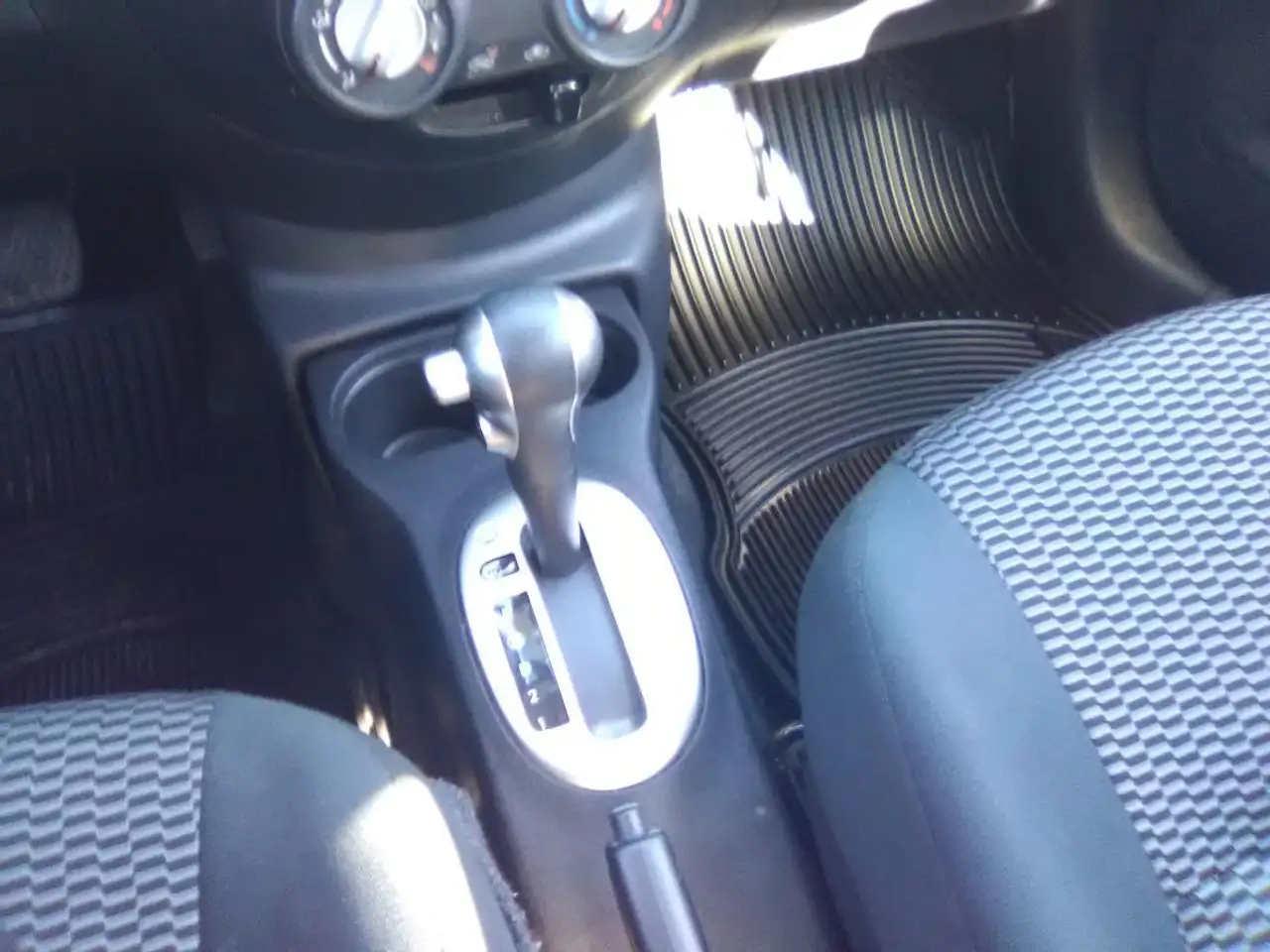 Nissan Micra снимка Nissan Micra