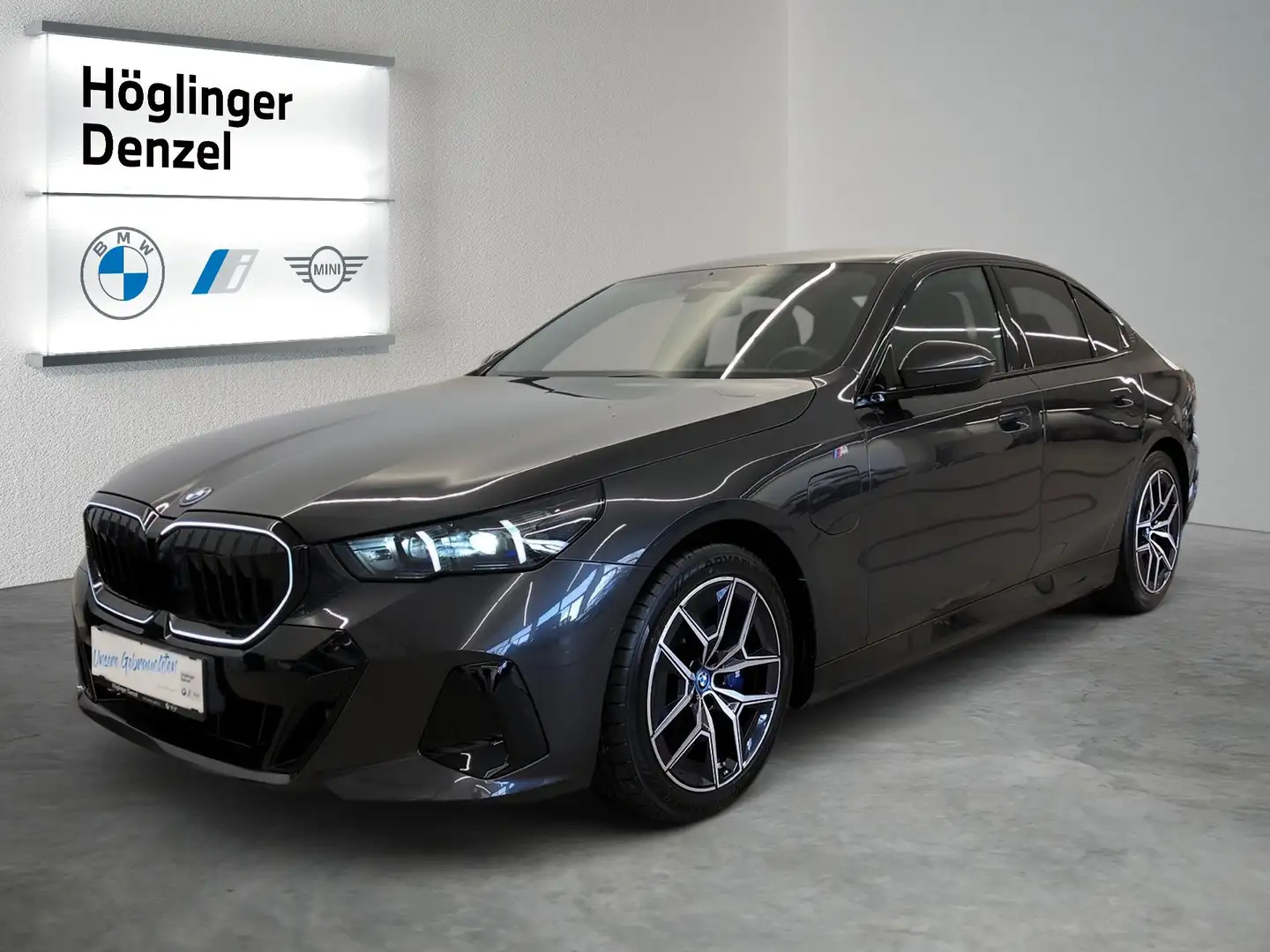 BMW 550 e xDrive Grau - 2