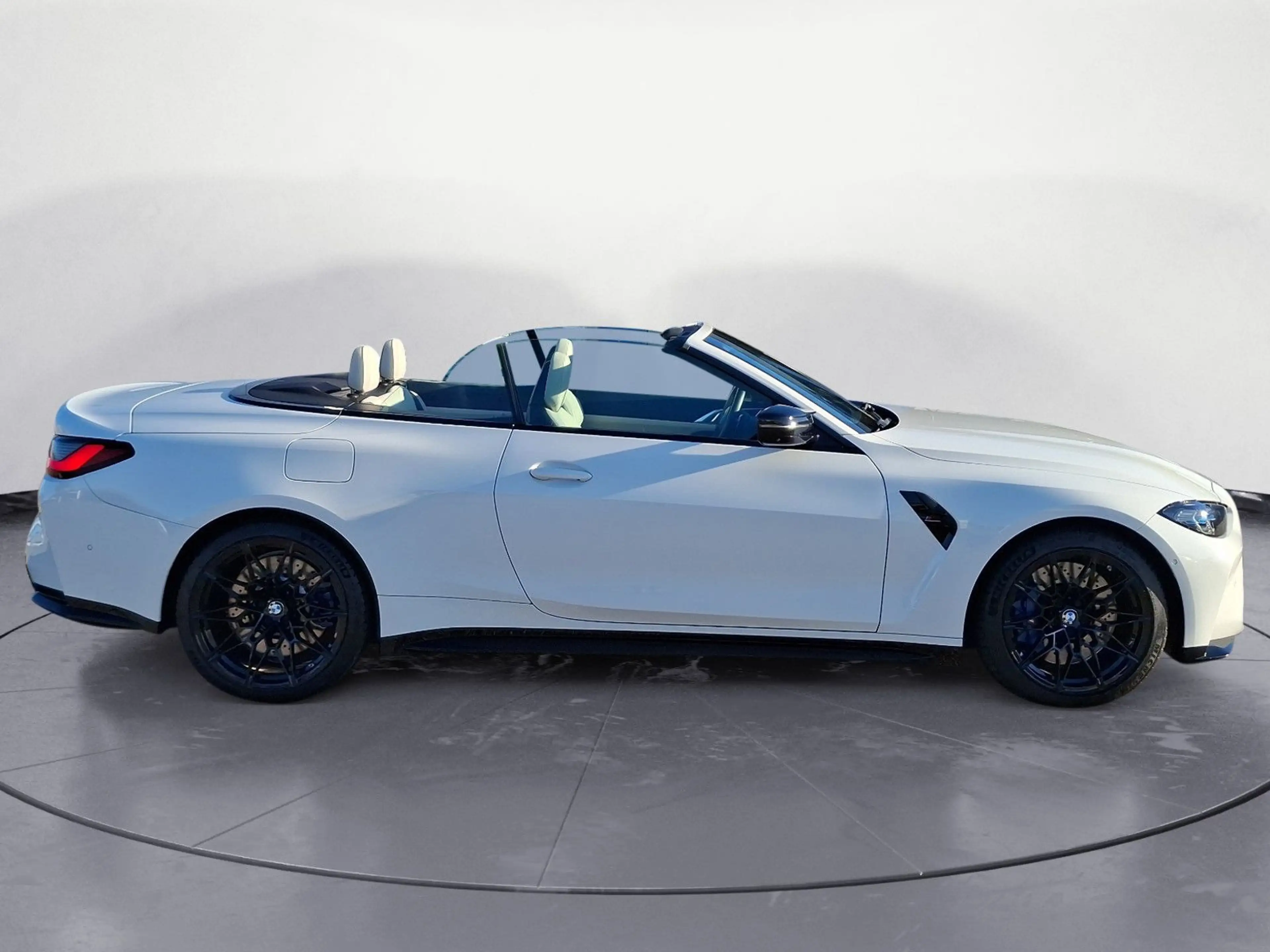 BMW M4 Competition M xDrive Cabrio Innovationsp. — photo 7