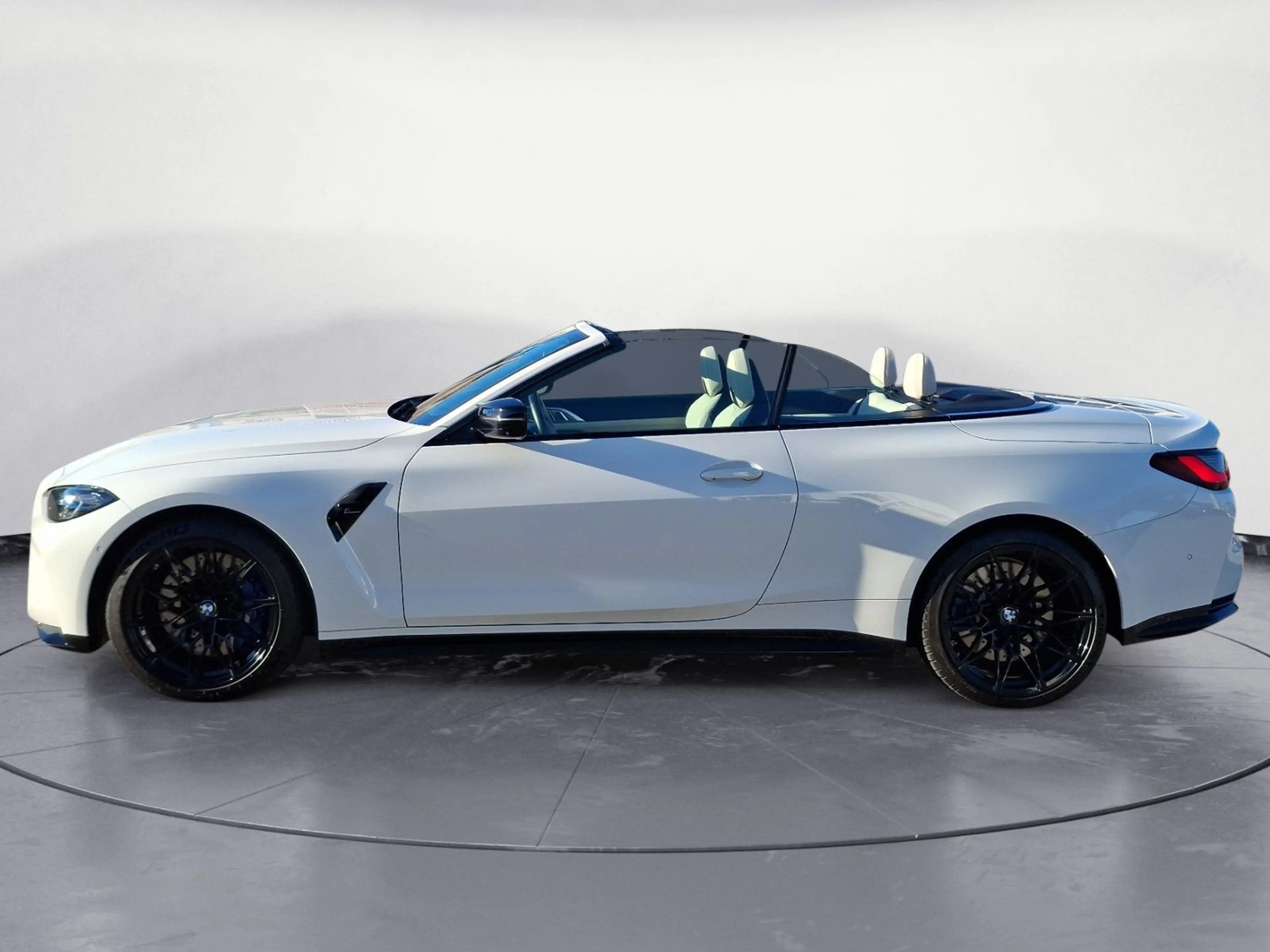 BMW M4 Competition M xDrive Cabrio Innovationsp. — photo 4