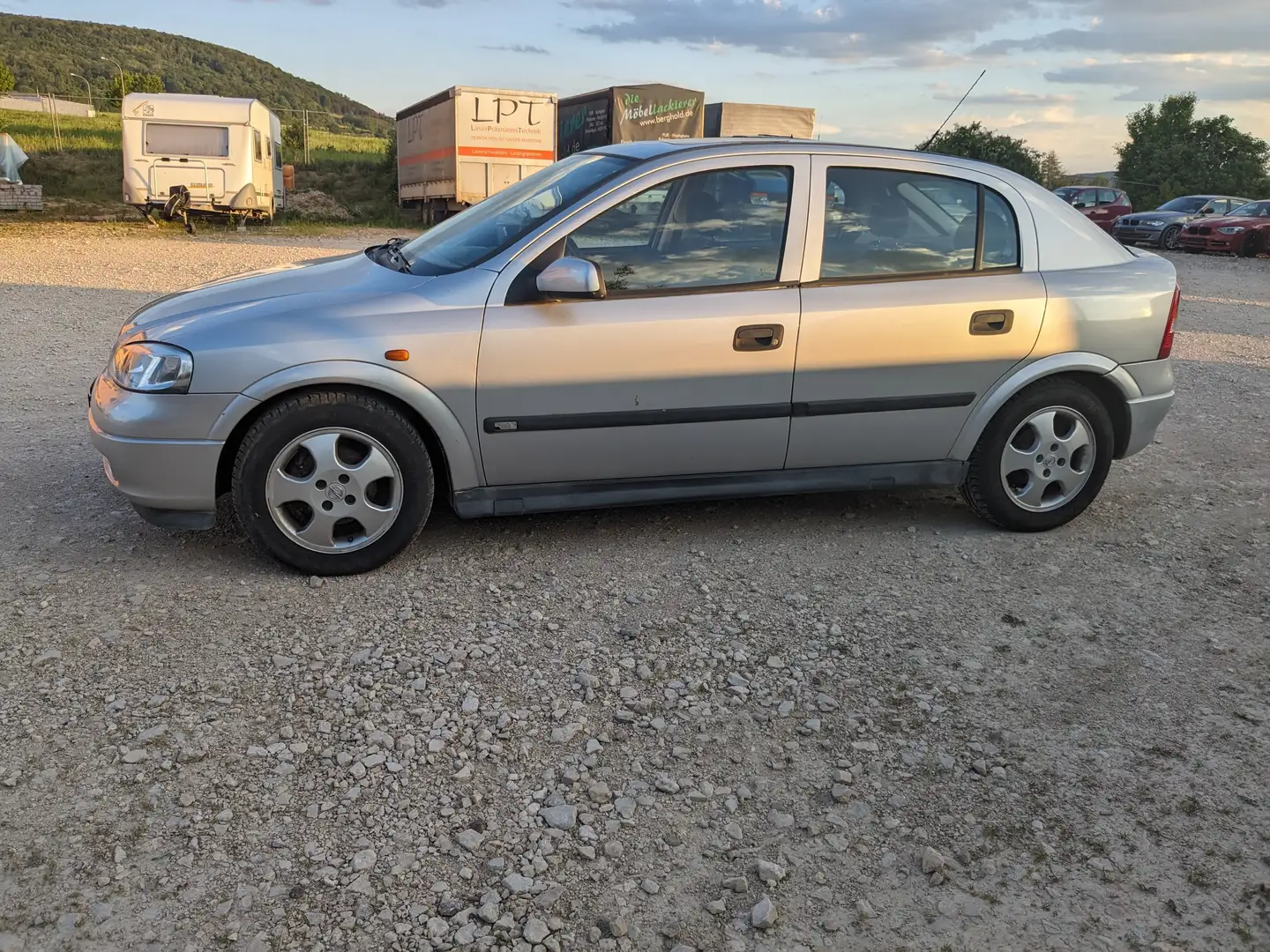 Opel Astra 1.6 Comfort Automatik Schiebedach Silber - 1