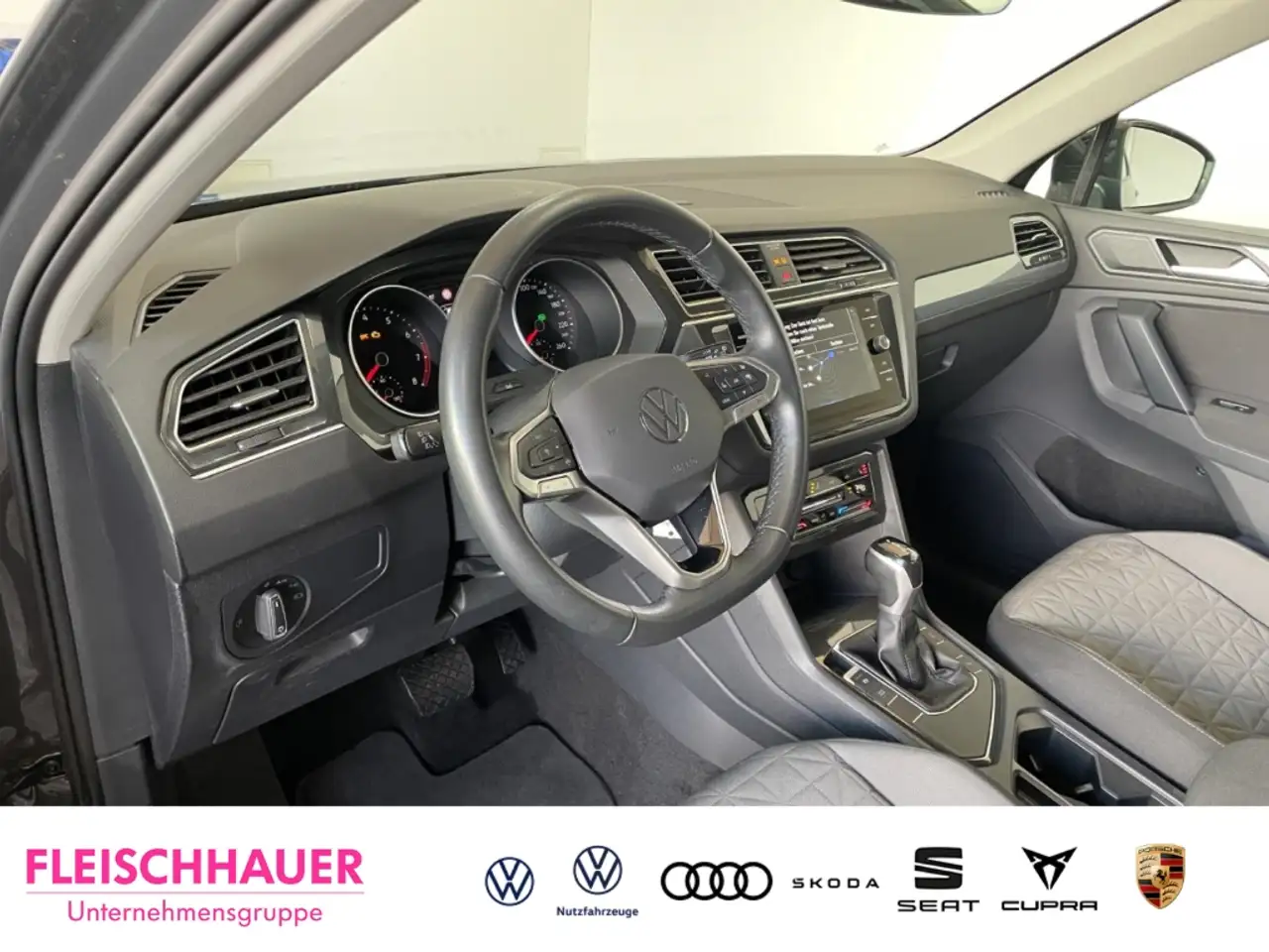 Volkswagen Tiguan 1.5 TSI Life LED Navi Tel.-Vorb. DAB CarPlay SHZ R 17