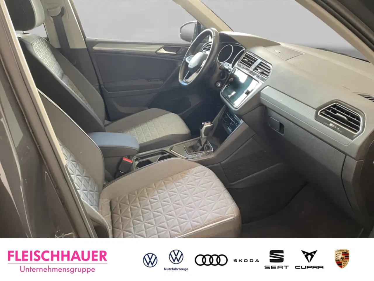 Volkswagen Tiguan 1.5 TSI Life LED Navi Tel.-Vorb. DAB CarPlay SHZ R 8