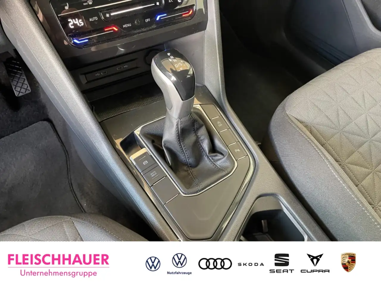 Volkswagen Tiguan 1.5 TSI Life LED Navi Tel.-Vorb. DAB CarPlay SHZ R 13