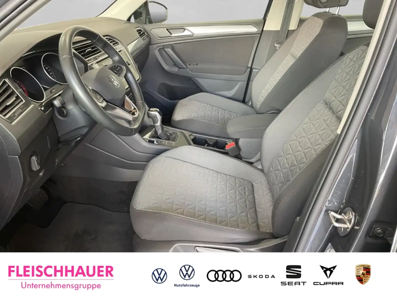 Volkswagen Tiguan 1.5 TSI Life LED Navi Tel.-Vorb. DAB CarPlay SHZ R 11