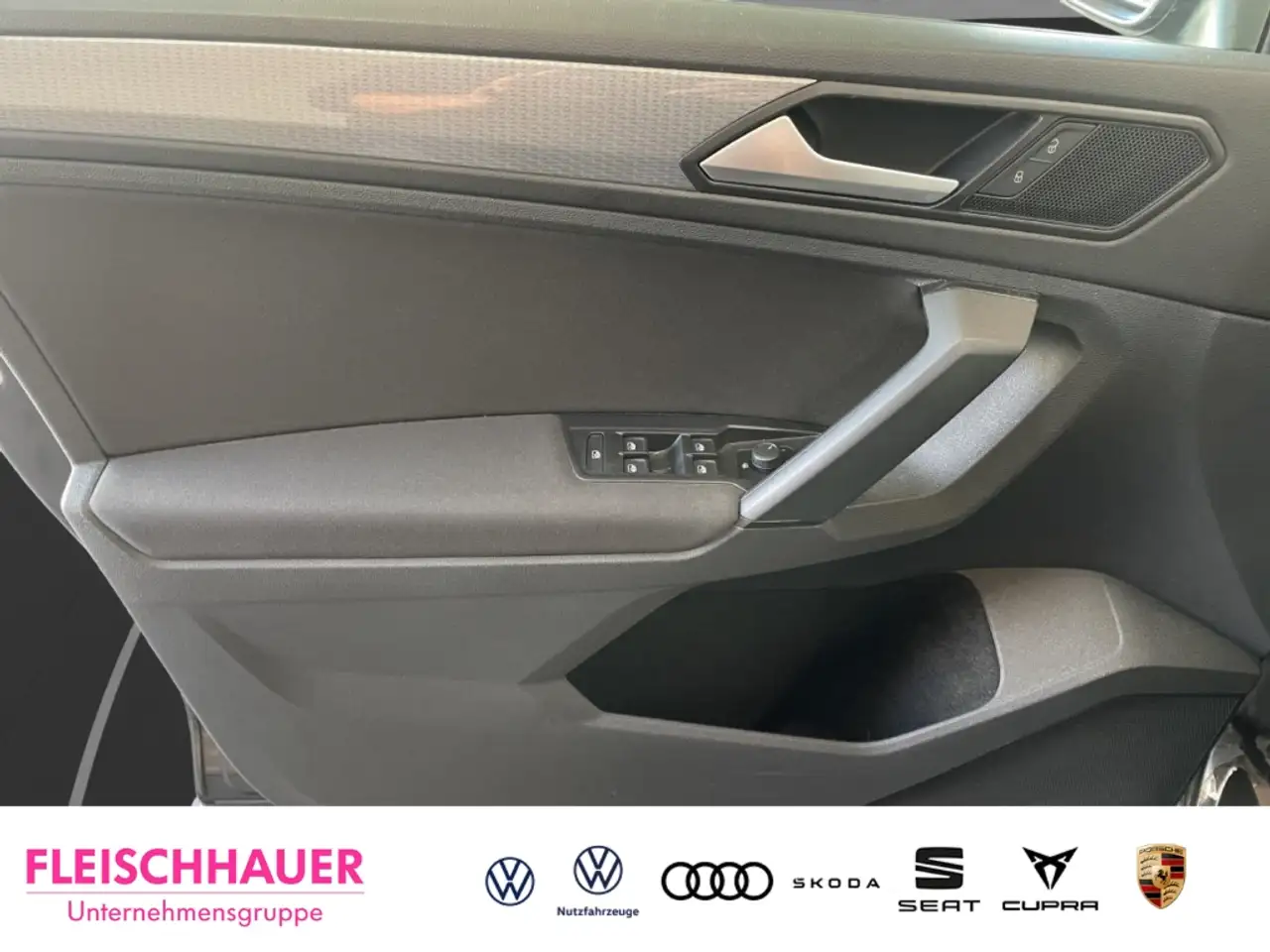 Volkswagen Tiguan 1.5 TSI Life LED Navi Tel.-Vorb. DAB CarPlay SHZ R 18