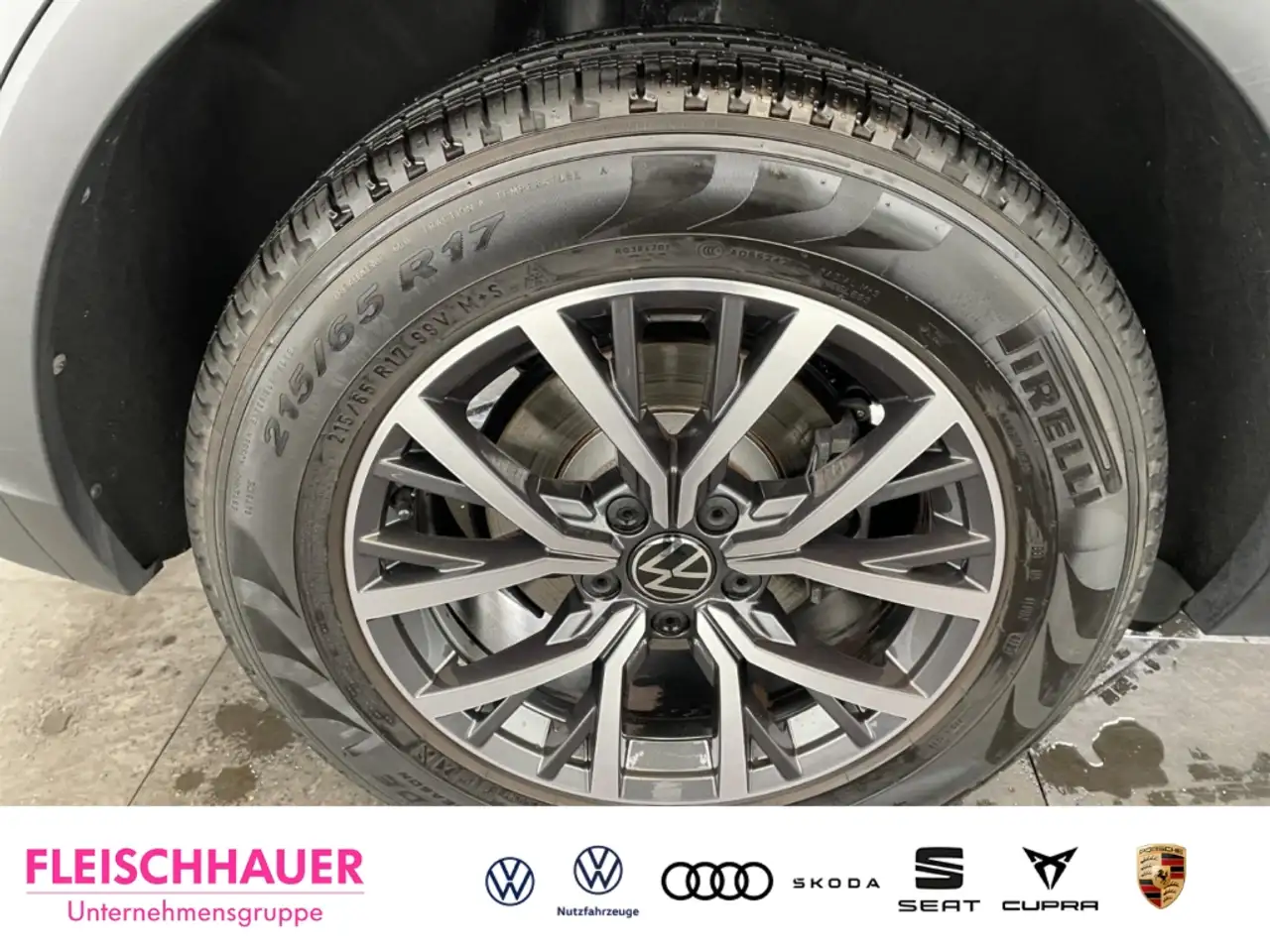 Volkswagen Tiguan 1.5 TSI Life LED Navi Tel.-Vorb. DAB CarPlay SHZ R 7