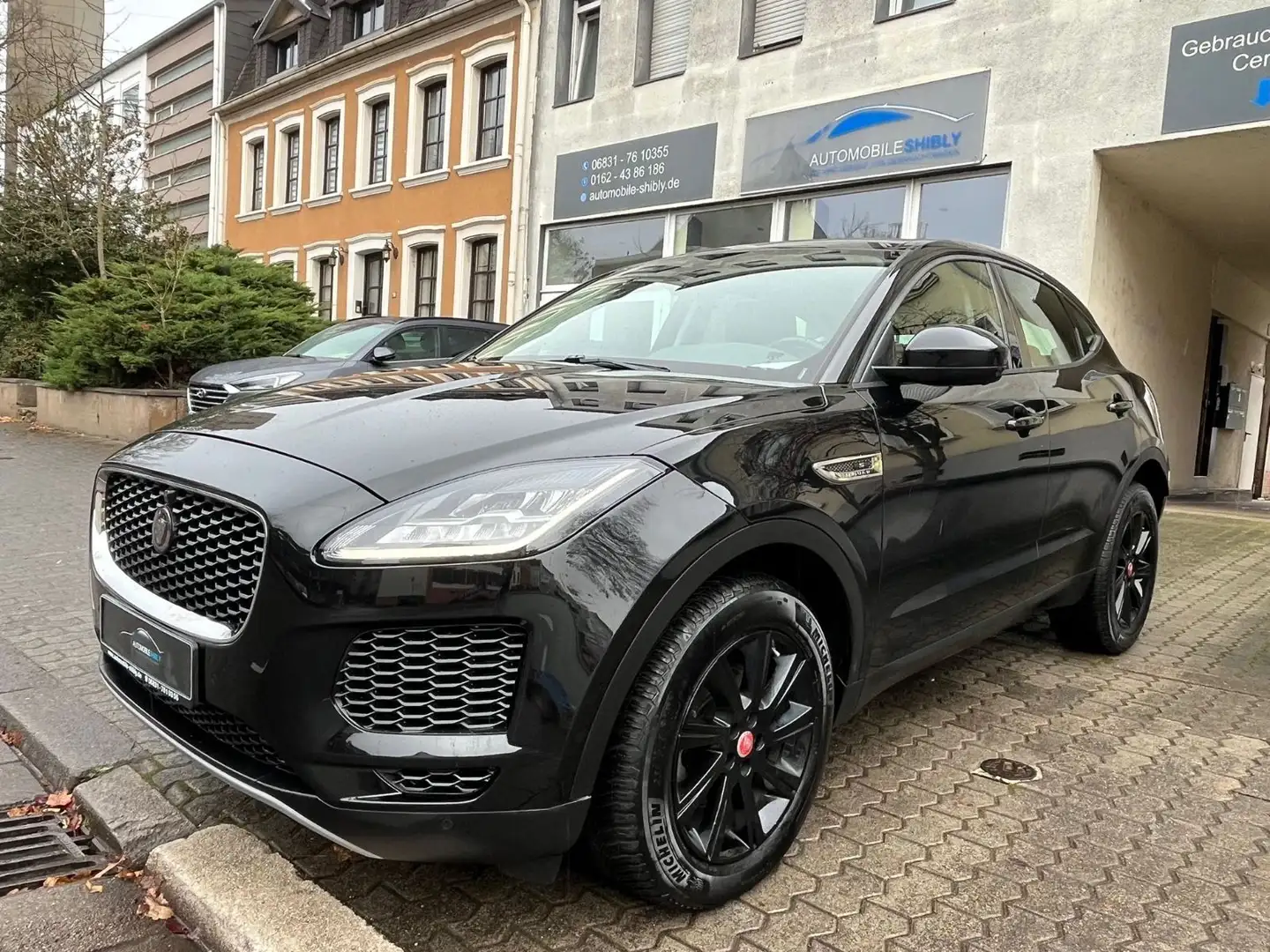 Jaguar E-Pace E-PACE Automatik, R-Dynamic S AWD Leder Schwarz - 1