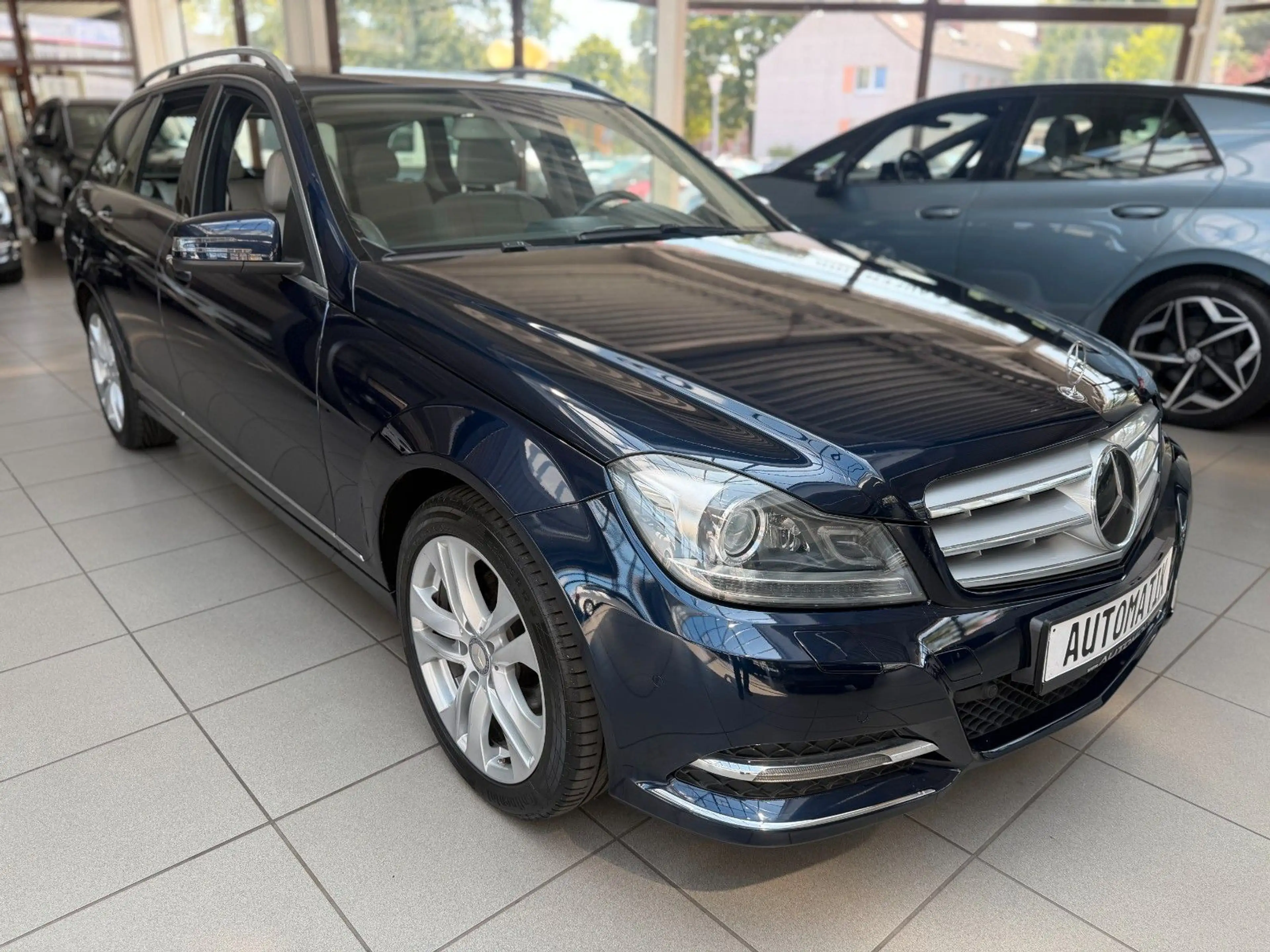 Mercedes-Benz C 250 T-Modell BlueEfficiency Avantgarde Autmat — photo 3