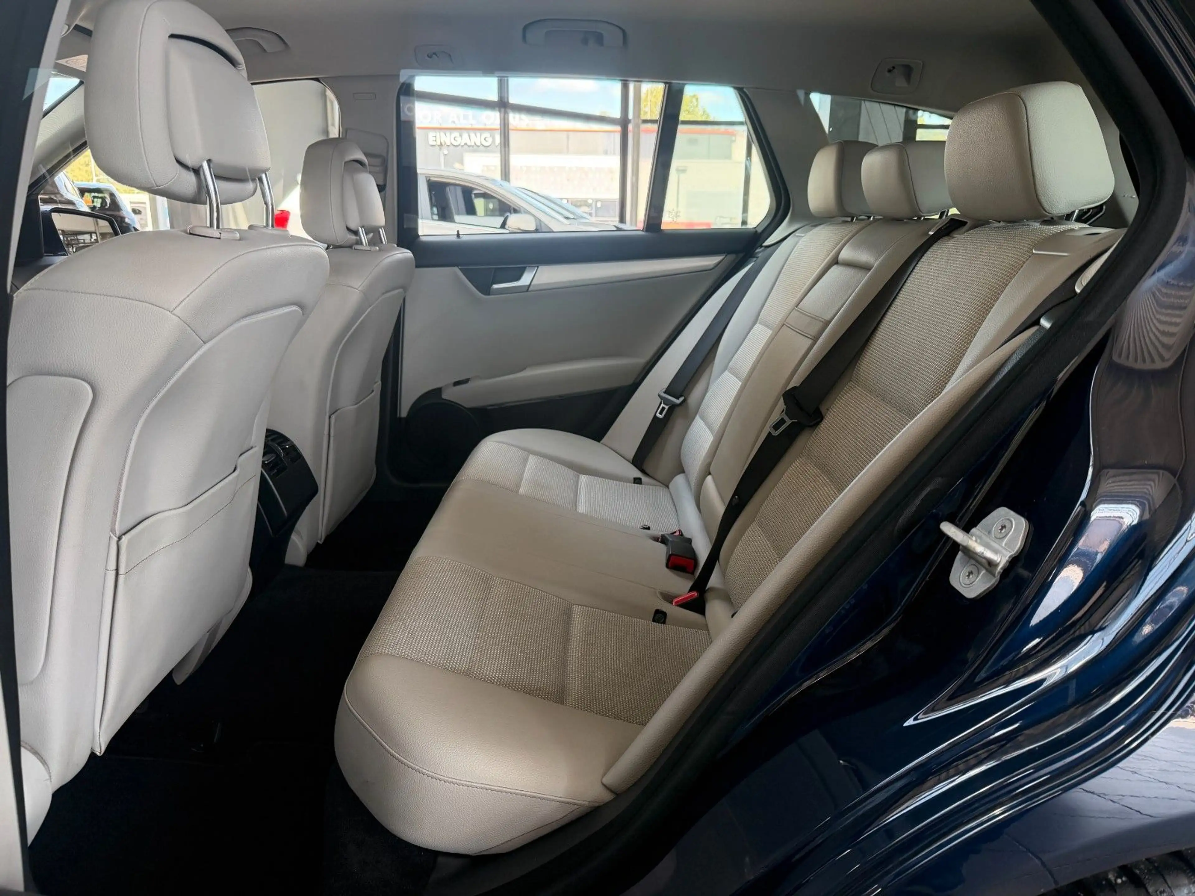 Mercedes-Benz C 250 T-Modell BlueEfficiency Avantgarde Autmat — photo 15