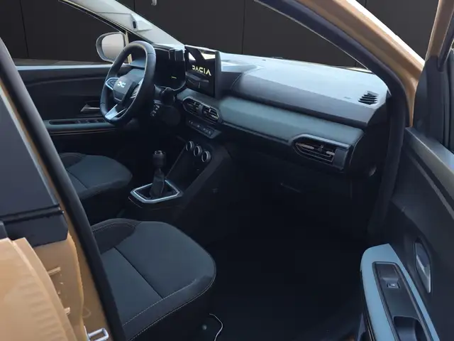 Dacia Sandero view 6