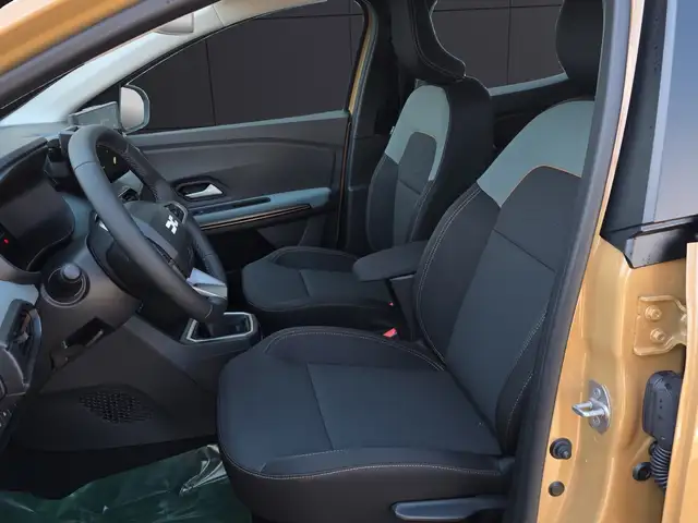 Dacia Sandero view 10