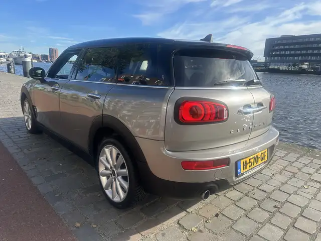 Mini Clubman view 5