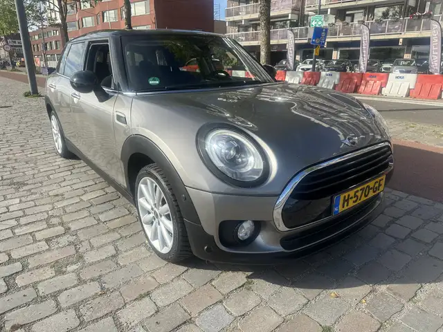 Mini Clubman view 4