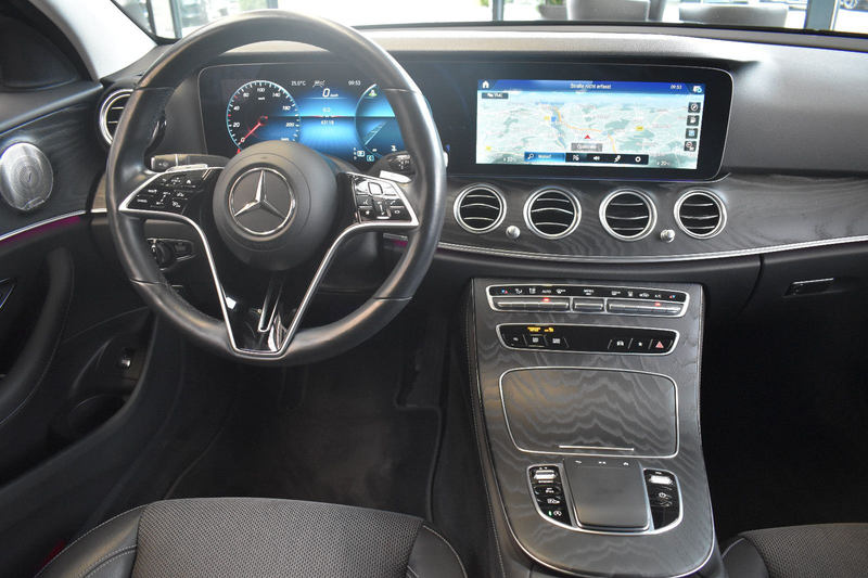 Mercedes-Benz E 220 d Limo Avantgarde 9G-tronic LED~WideScr~HuD — photo 10