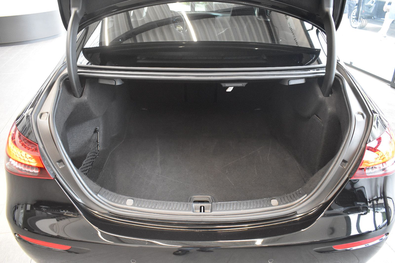Mercedes-Benz E 220 d Limo Avantgarde 9G-tronic LED~WideScr~HuD — photo 12