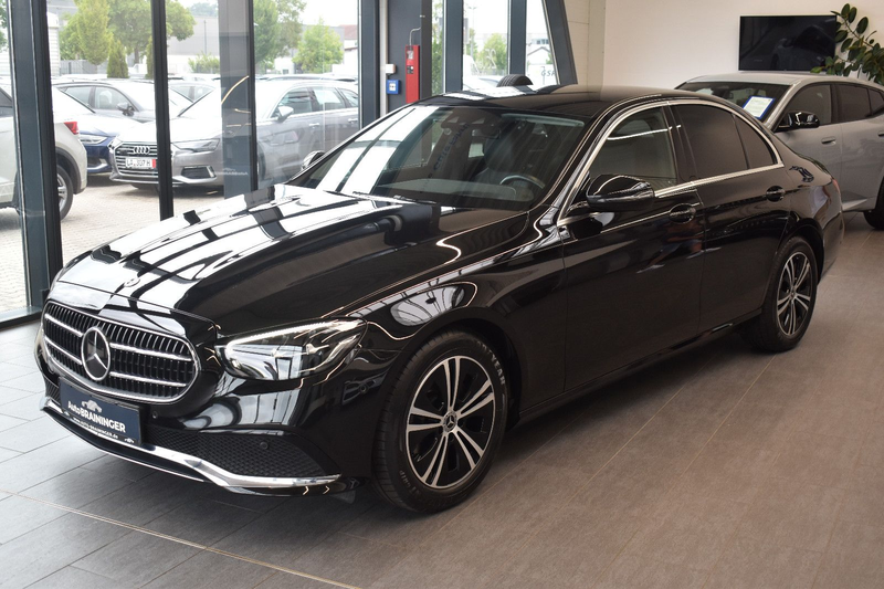 Mercedes-Benz E 220 d Limo Avantgarde 9G-tronic LED~WideScr~HuD — photo 4