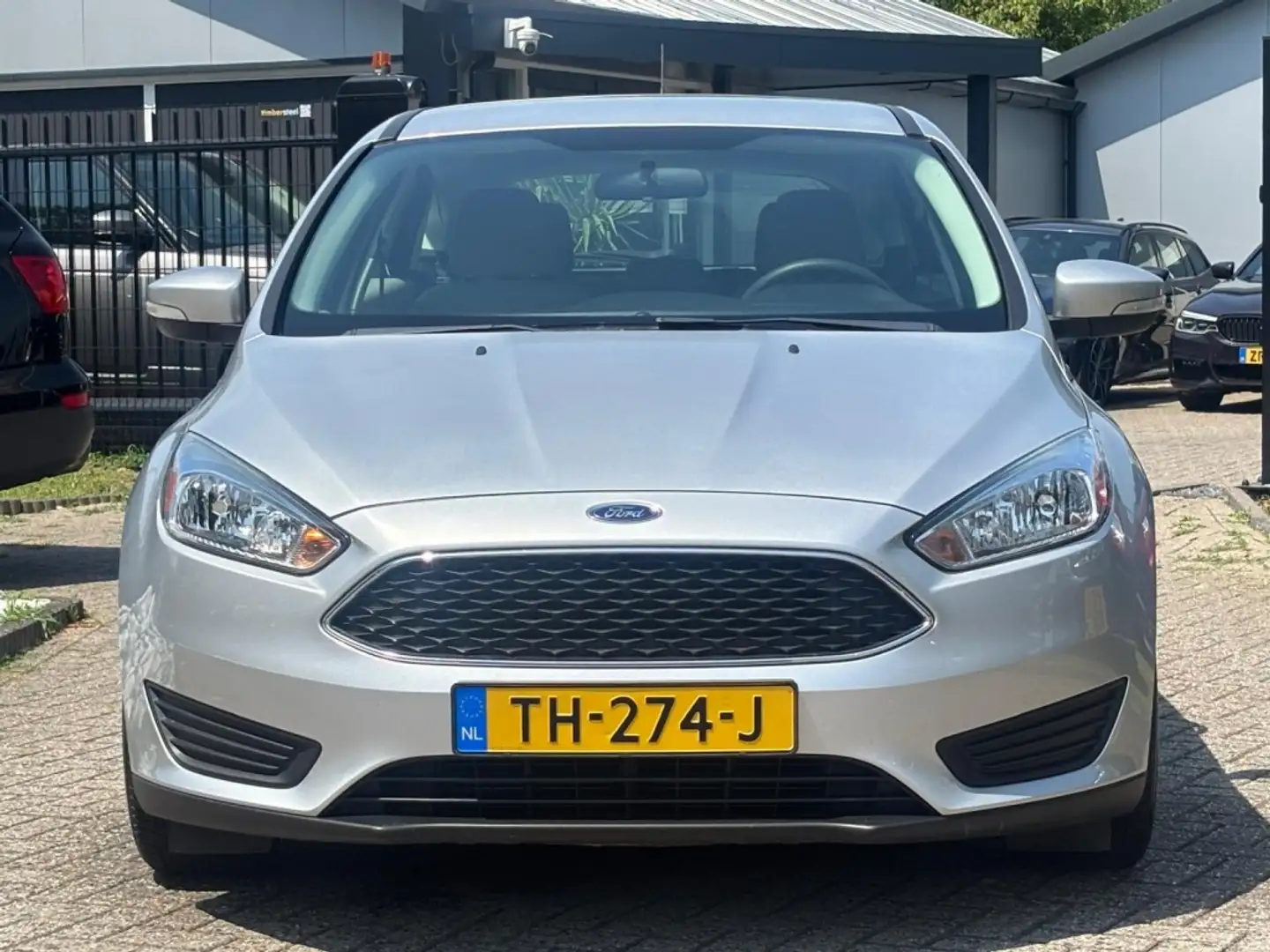 Ford Focus 2.0 Benzine 5-Deurs Automaat 63.000KM 2015 Grau - 2