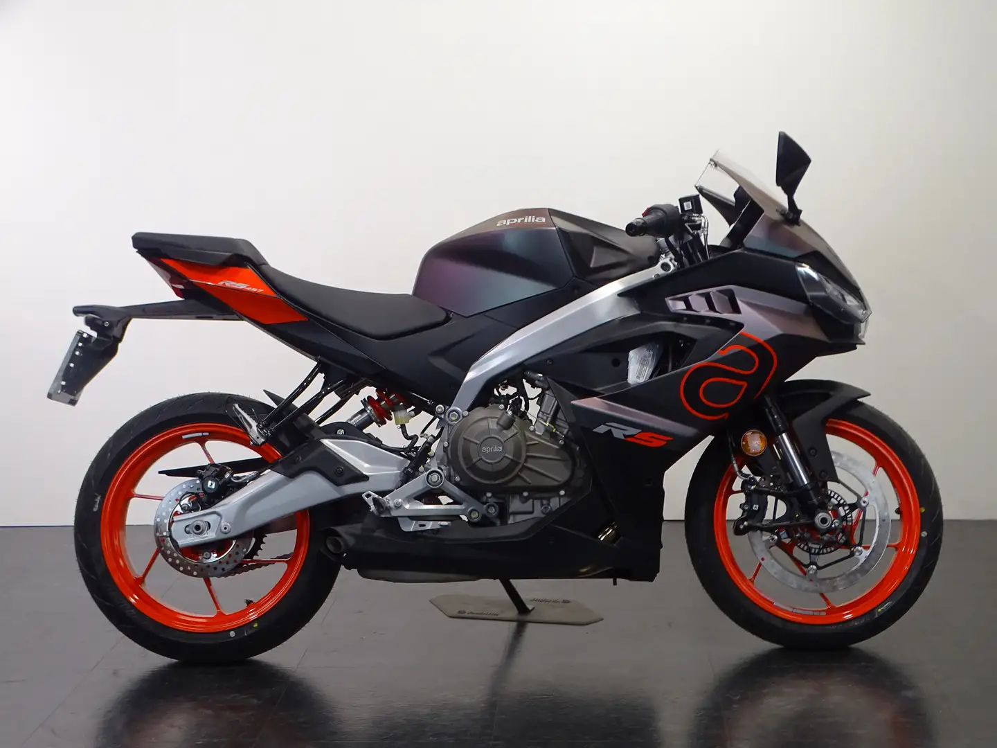 Aprilia RS 457 Zwart - 1