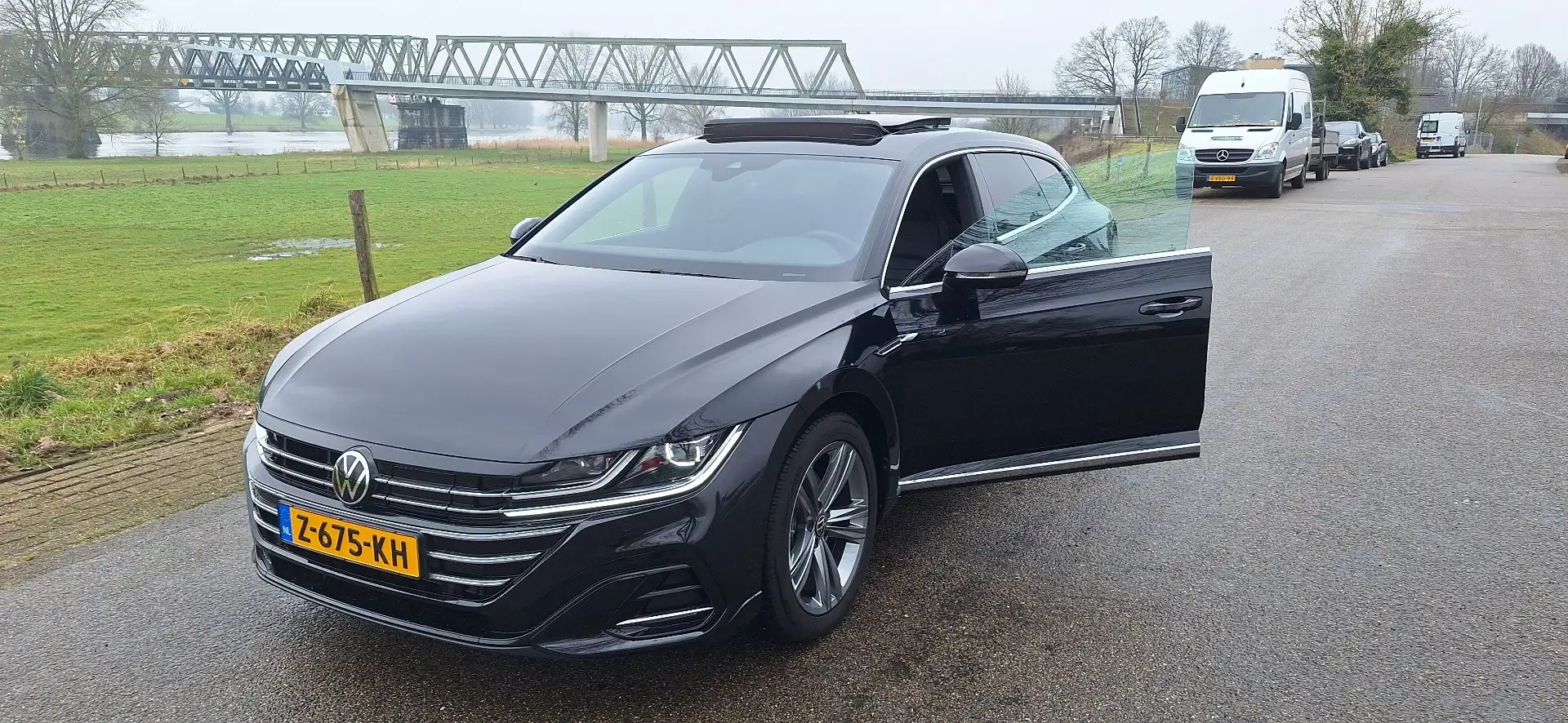 Volkswagen Arteon 1.4 TSI eHy R Bns+ Zwart - 1