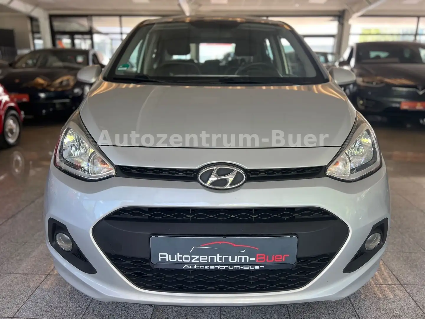 Hyundai i10 Trend Argent - 1