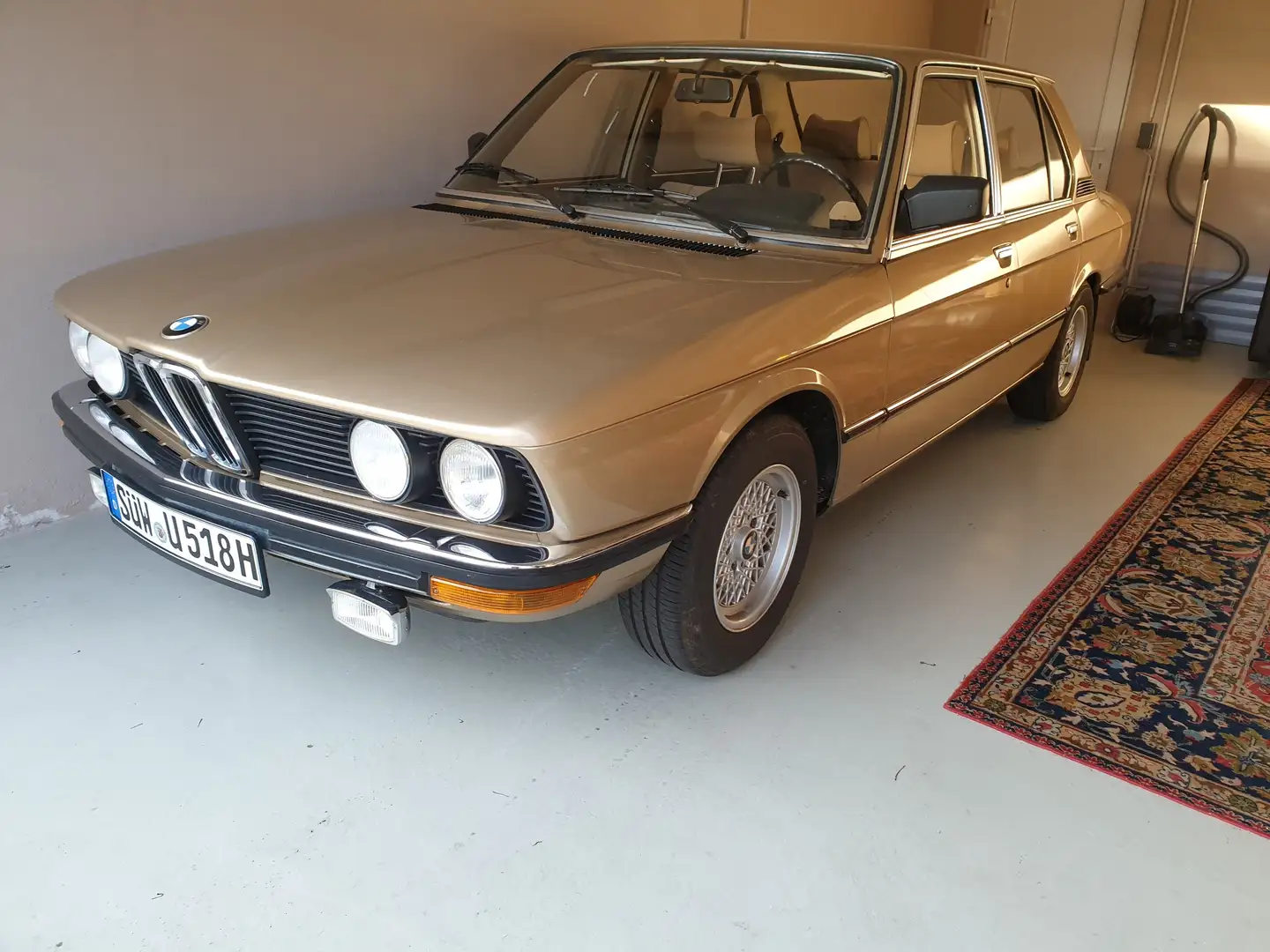 BMW 518 E12 BJ 1980, H-Kennzeichen Gold - 1