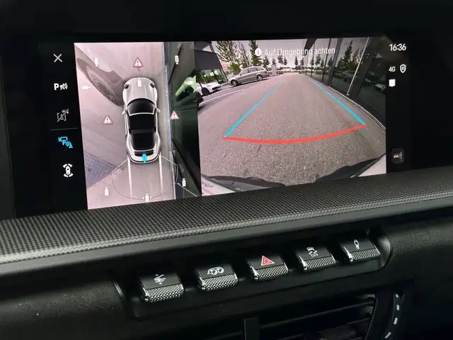 Porsche 911 view 10