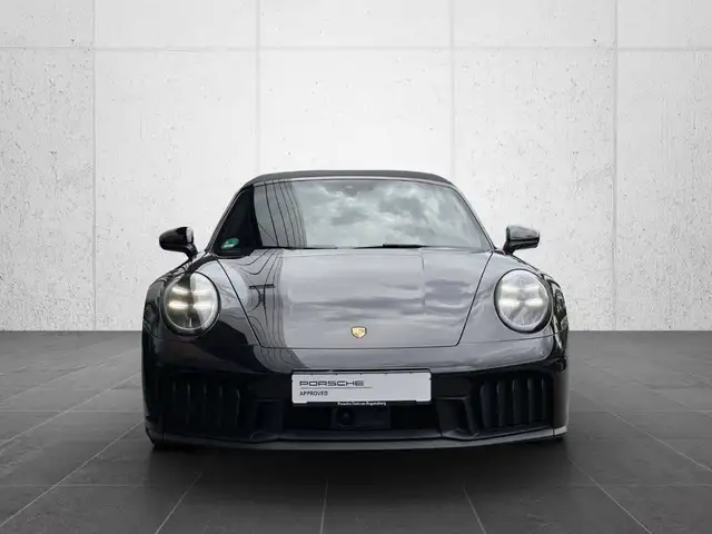 Porsche 911 view 2