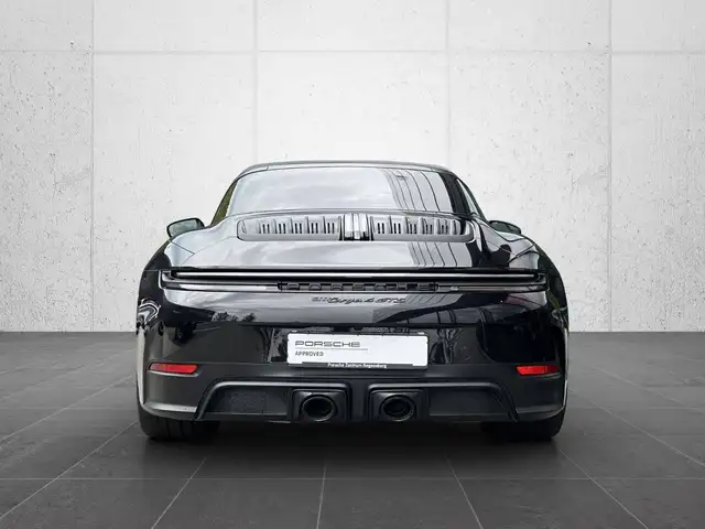 Porsche 911 view 3