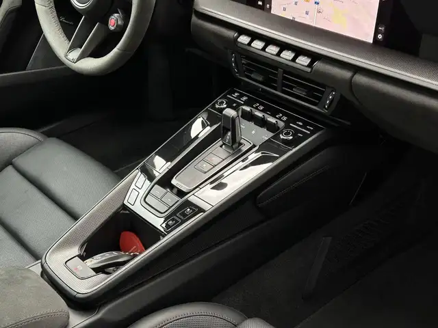 Porsche 911 view 15