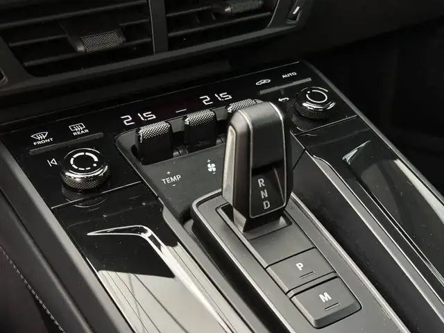 Porsche 911 view 14