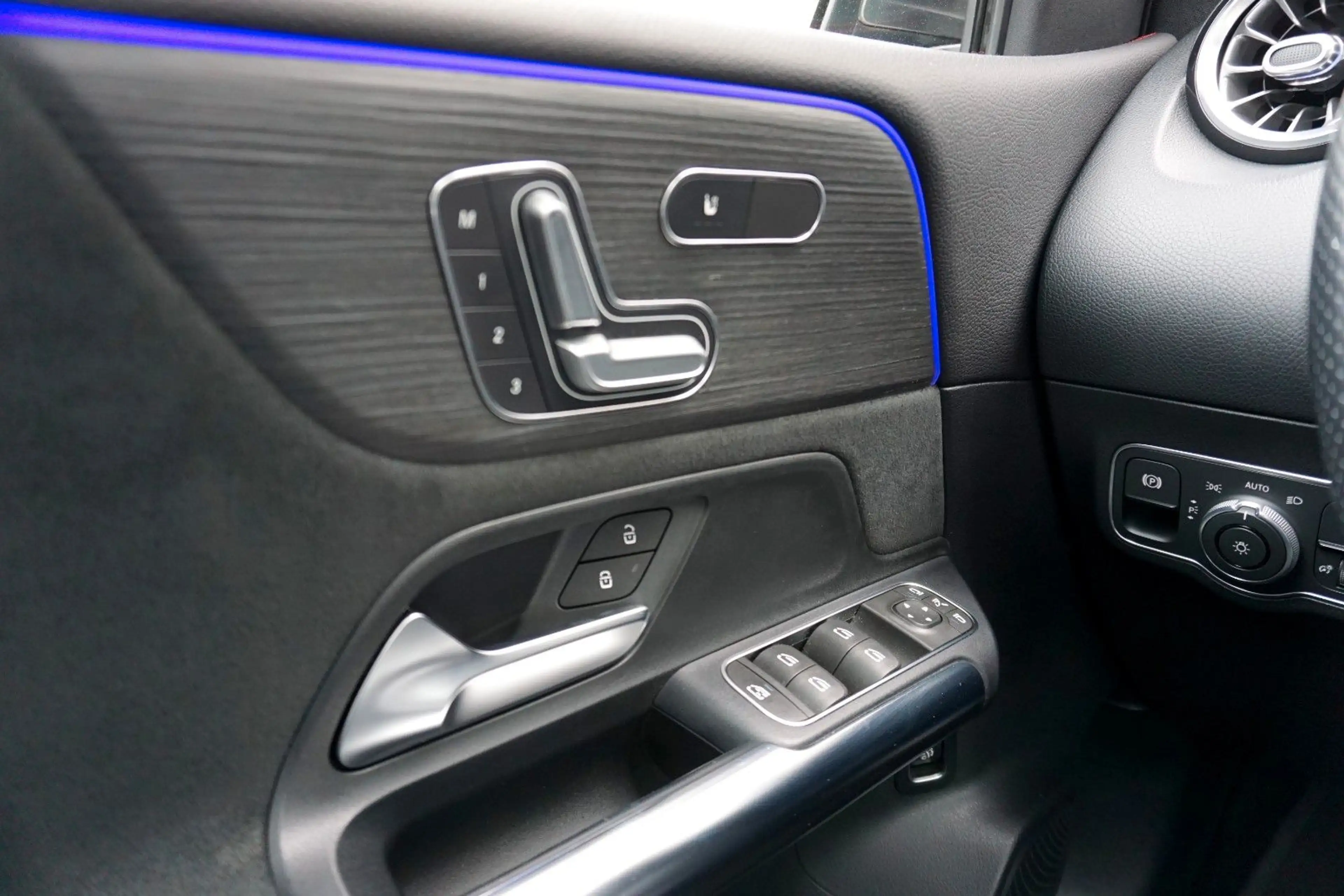 Mercedes-Benz B 200 *7G|3xAMG-Line|PANO|Distronic|MBUX|Kamera — photo 15