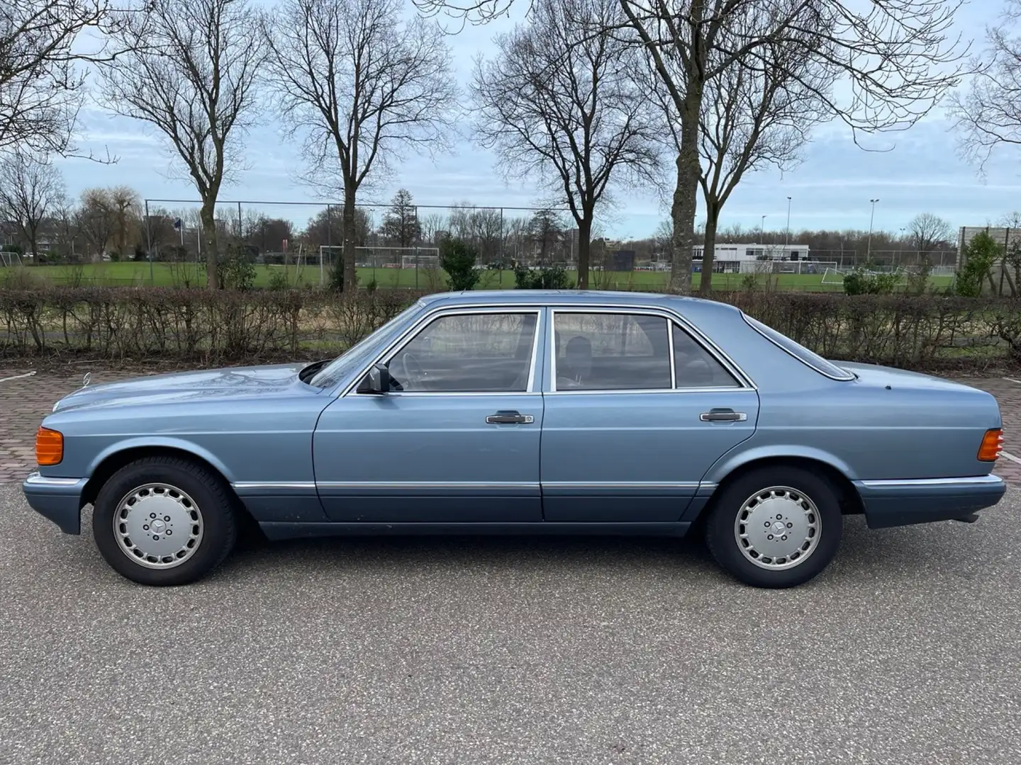 Mercedes-Benz 300 SE Blue - 2
