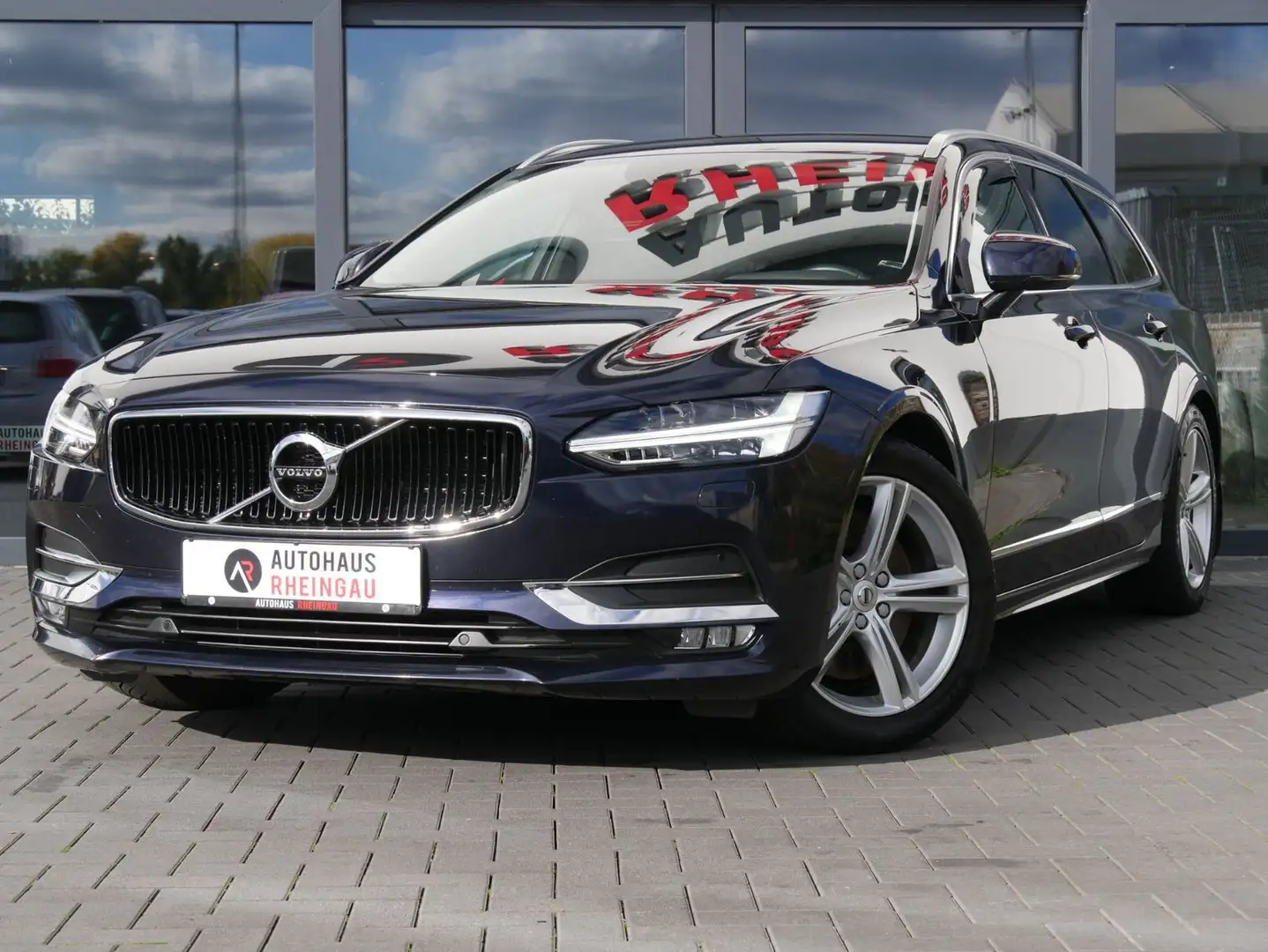 Volvo V90 V 90 D5 AWD DPF Momentum RFK/AHK/DIGITAL Blau - 1