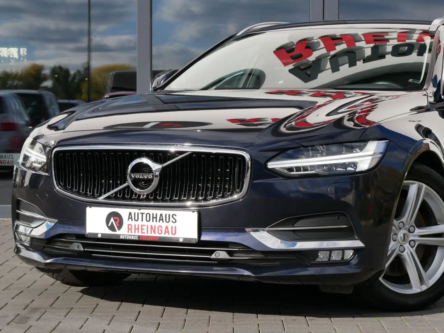 Volvo V90 V 90 D5 AWD DPF Momentum RFK/AHK/DIGITAL Blau - 2