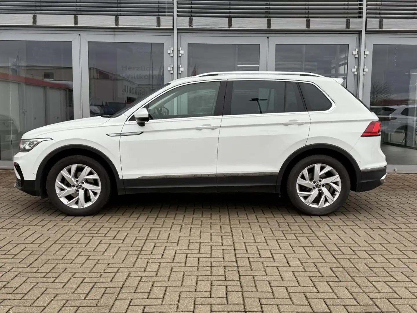 Volkswagen Tiguan 1.5 TSI Elegance DSG MATRIX, ACC, TOTW, Klima Weiß - 2