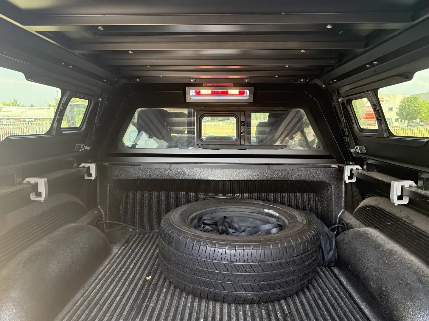 Dodge RAM 1500 5.7 V8 Crew Cab SB Sport Gpl 395cv at8 - 1