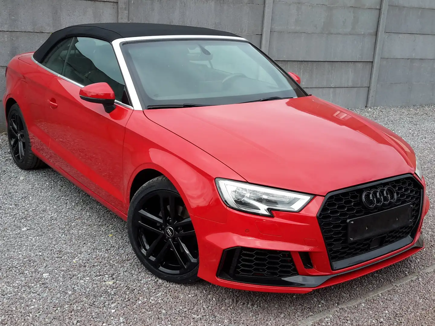 Audi A3 A3 Cabriolet 35 TFSI Sport S tronic Rood - 1
