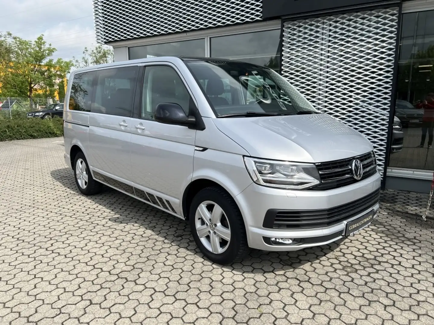 Volkswagen T6 Multivan 150PS Diesel 7-Gang-DSG EURO6 Edition AHK Carplay Argent - 1