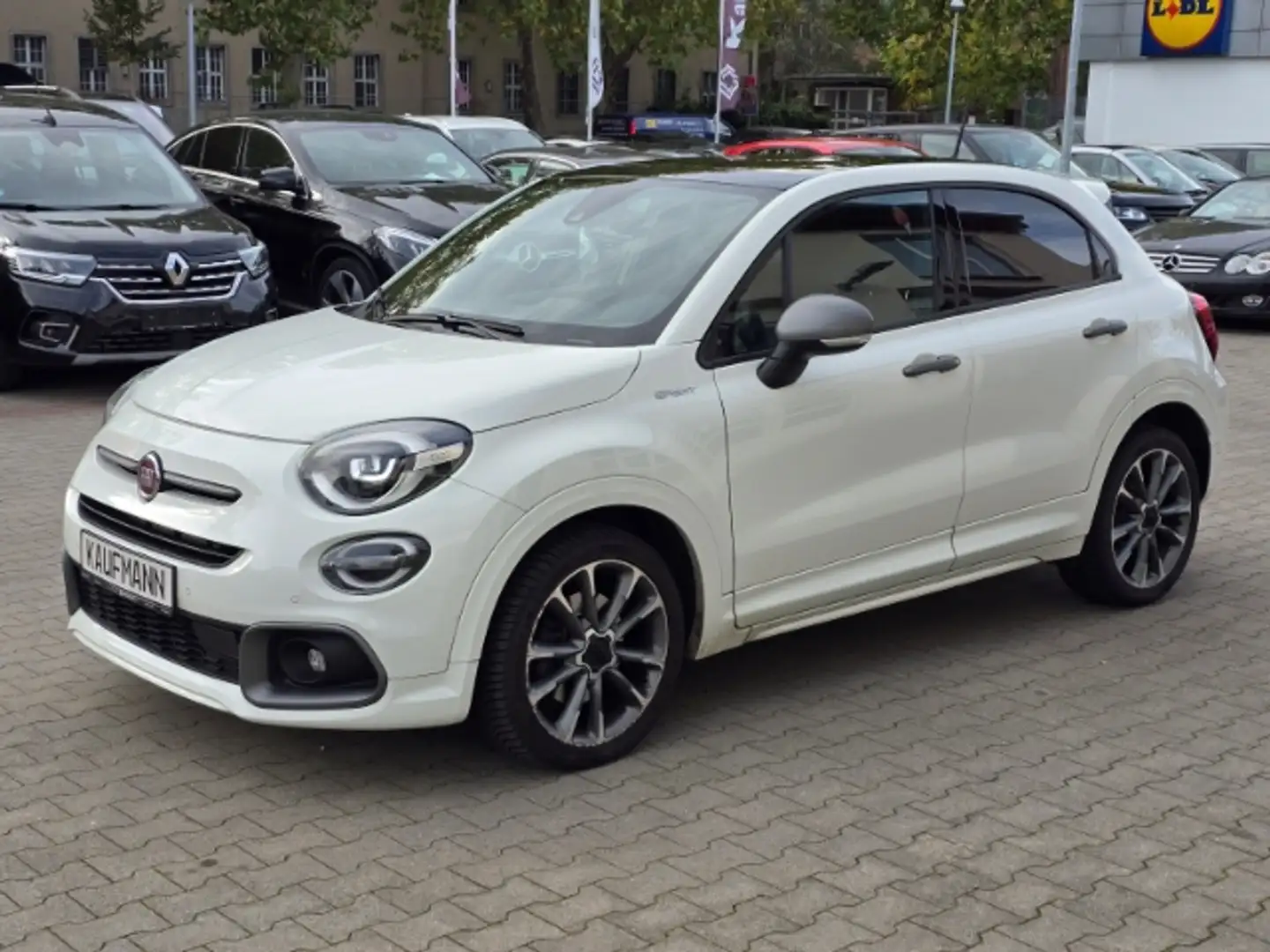 Fiat 500X Sport El. Panodach Navi LED ACC Apple CarPlay Andr Weiß - 1