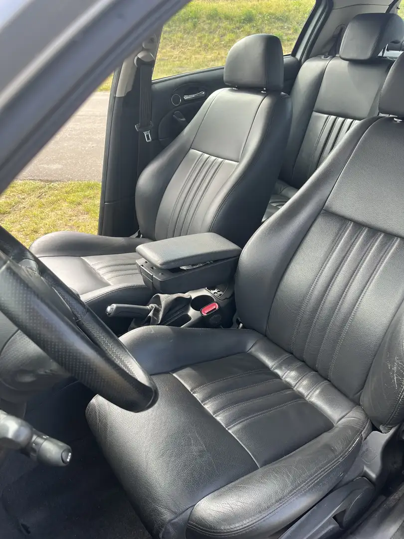 Alfa Romeo 147 1.6 TS Vel. Collez. Gris - 2
