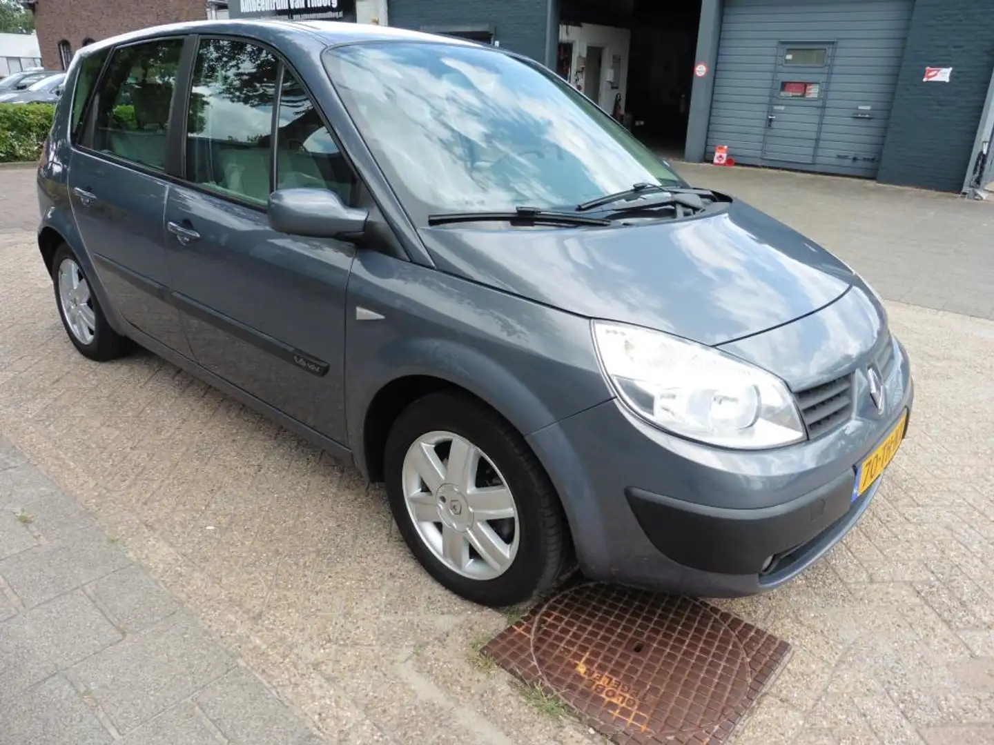 Renault Scenic 1.6-16V Expression Luxe climate controle Grijs - 2