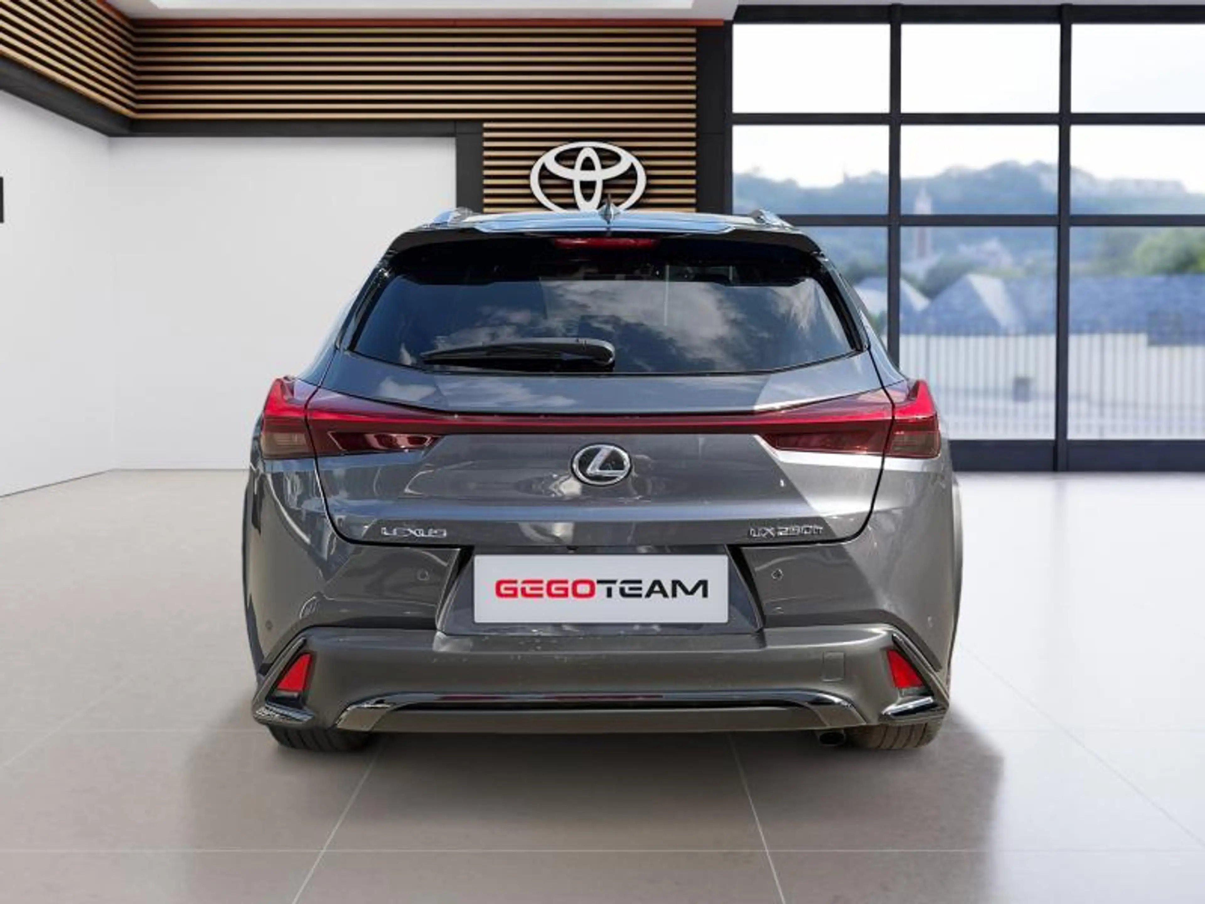 Lexus UX 250h F SPORT Design — photo 5