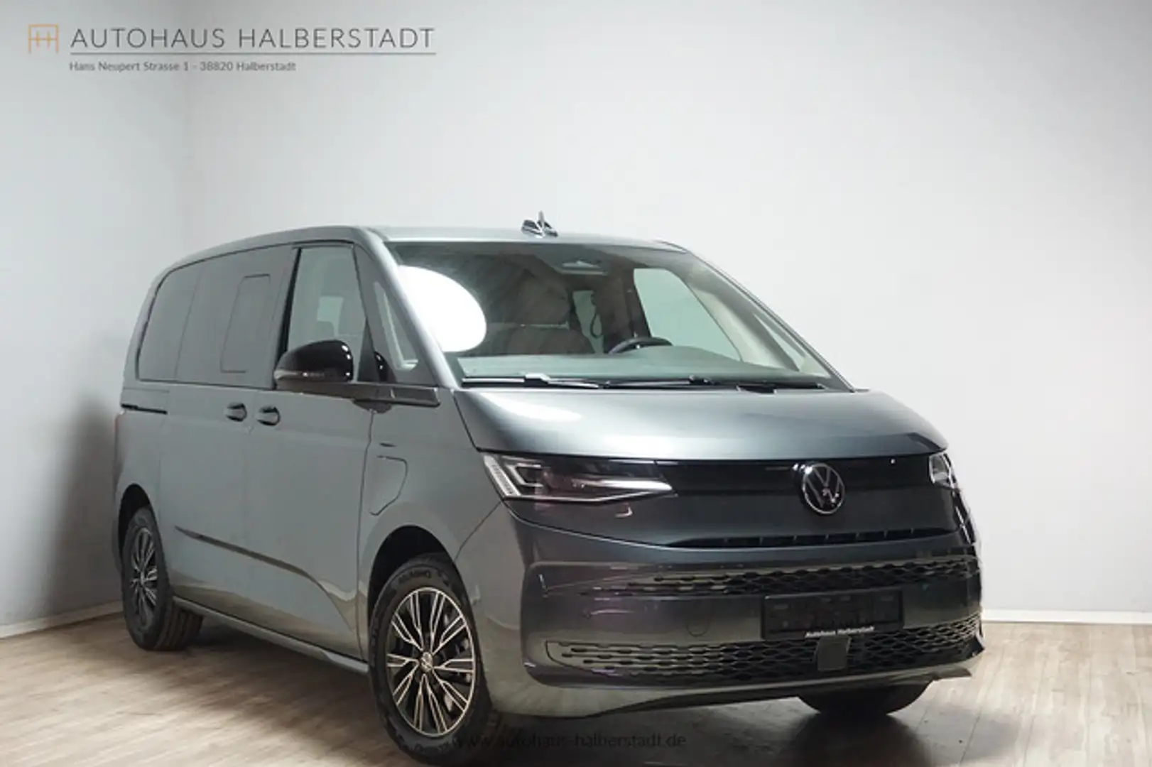 Volkswagen T7 Multivan eHybrid 4MOTION/Pano/IQ-light/Tisch Grau - 1